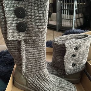 grey classic cardy ugg boots